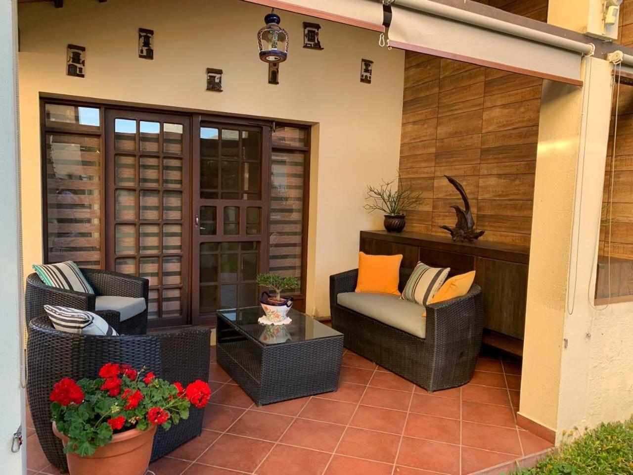 Apartamento Con Jardin Cochabamba Exteriör bild