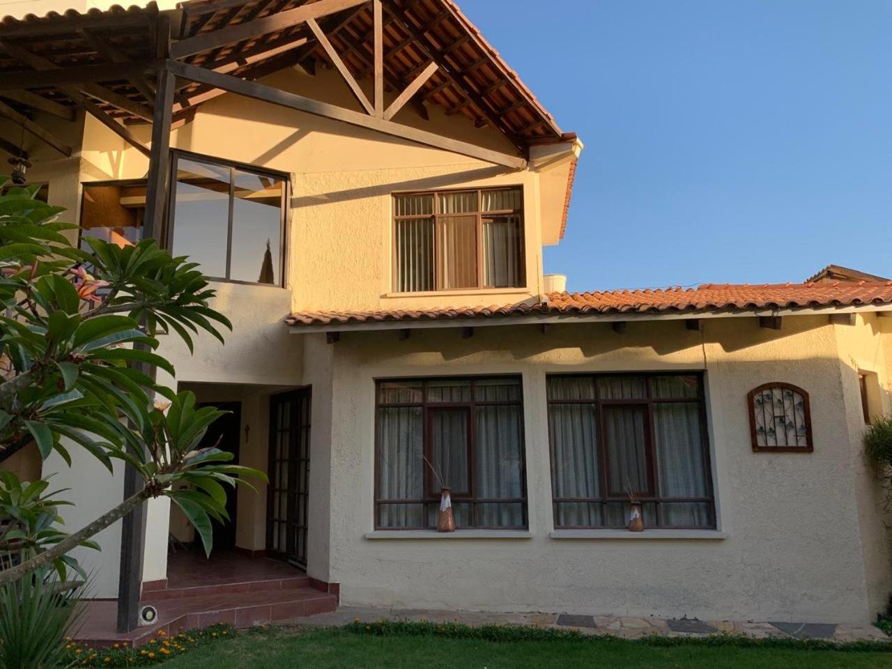Apartamento Con Jardin Cochabamba Exteriör bild