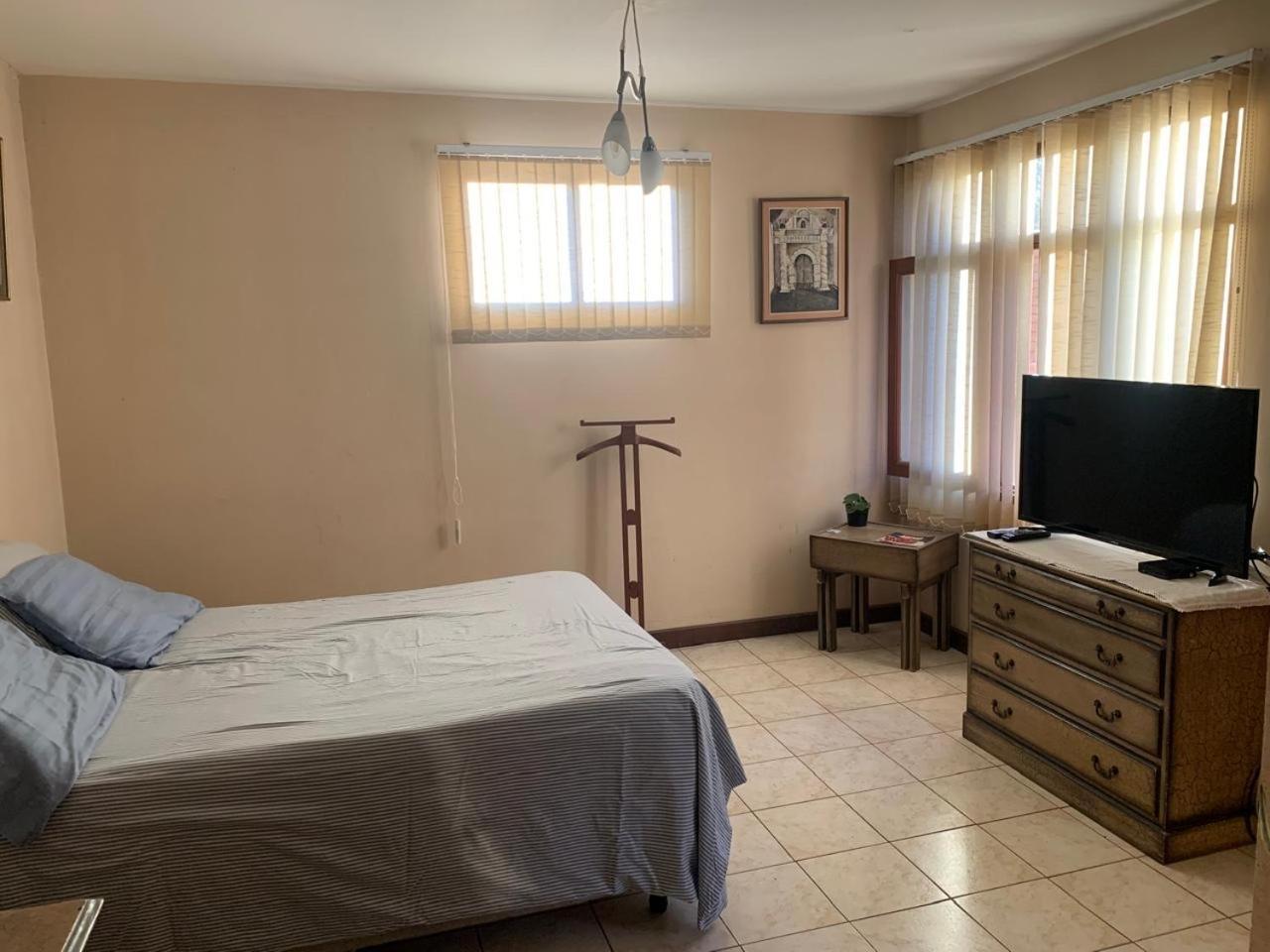 Apartamento Con Jardin Cochabamba Exteriör bild